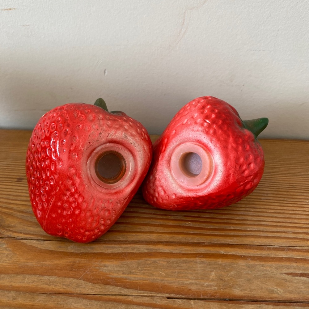 Vintage Large Strawberry Salt Pepper Shakers - Picture 3 of 5
